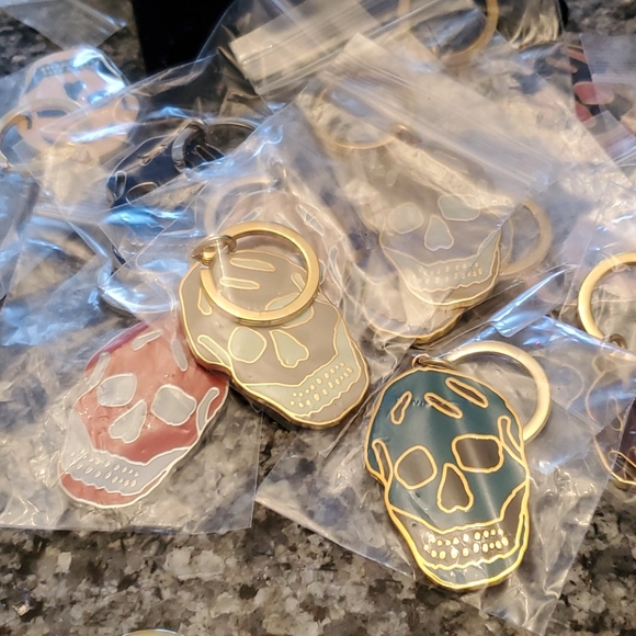 ALEXANDER MCQUEEN keychain - Picture 5 of 6